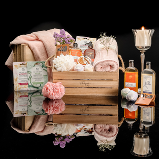 Bath & Body Works Gift Box in pink colour